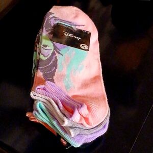 Disney 5 pairs of no-show socks size 4-10